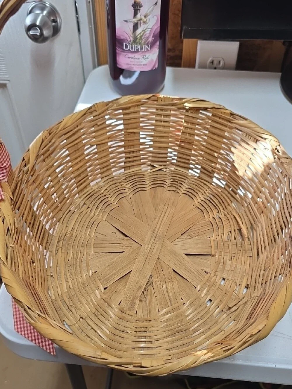 Vtg.Woven Market Willow Basket with Red Gingham Bow(226)